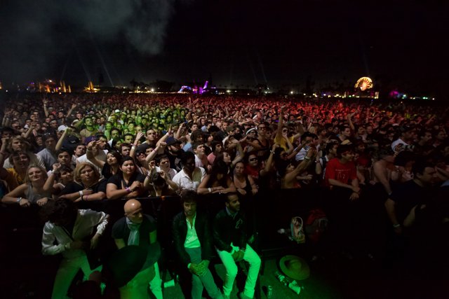 Green Lights and a Roaring Crowd: Cochella Friday 2010