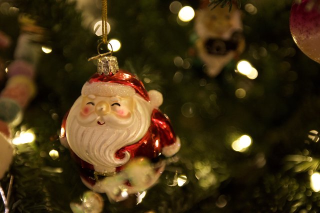 Vintage Santa Claus Christmas Tree Ornament with Bokeh Lights
