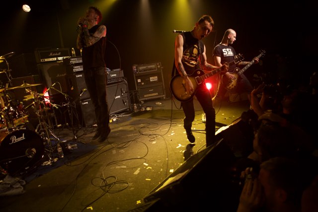 Bad Religion Rocks the Glasshouse in 2007