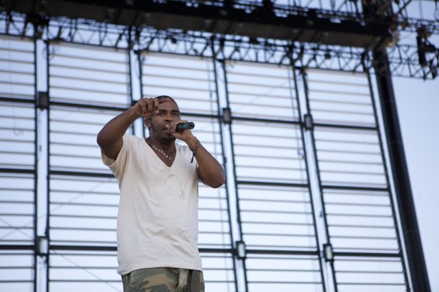 Kanye West Rocks the Grammys