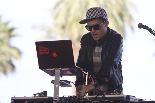 A-Trak Gets Ready to Spin