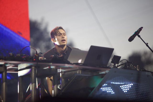 Flume rocks the stage with his laptop and microphone