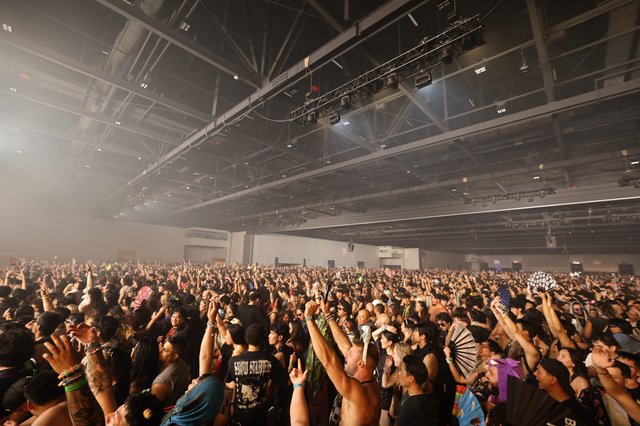 Massive EDM Crowd Fills Indoor Venue at Wobbleland 2026