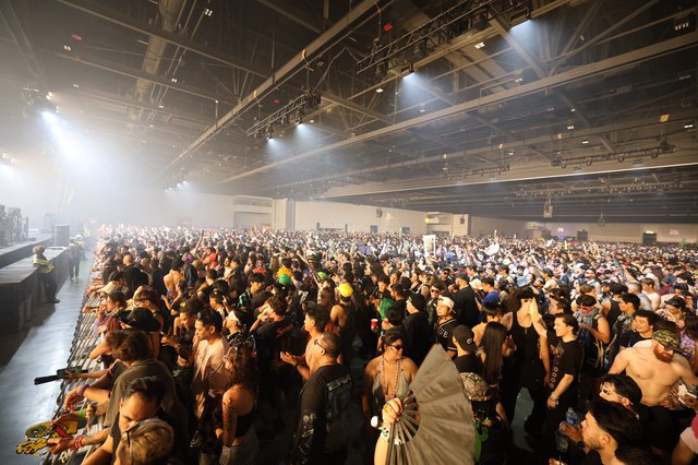 Massive Indoor Crowd Packed at Wobbleland Festival 2026