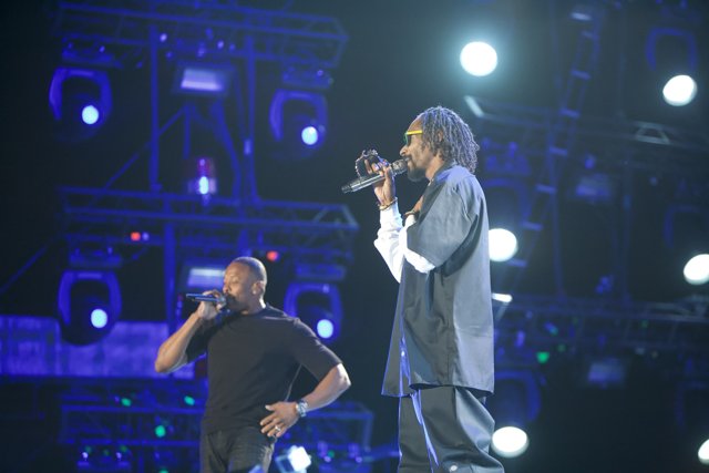 Snoop Dogg and Dr. Dre Rock the 2012 Grammy Awards