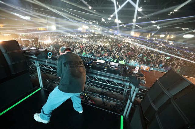 DJ Ignites Massive Indoor Rave at Wobbleland 2026