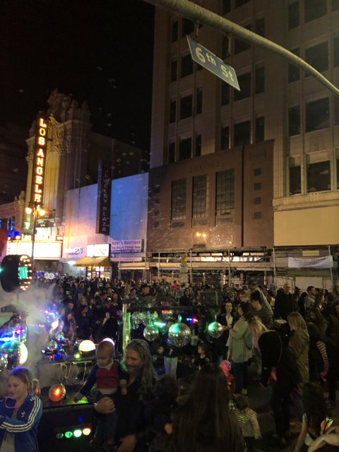 Night Crowd in Metropolis