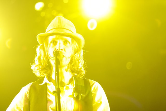 Beck's Electrifying Solo Performance