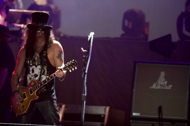 Slash Rocks Atlanta Stage in Gun N' Roses Concert