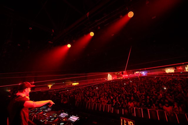 DJ Commands Massive Crowd at Wobbleland Festival 2026