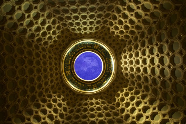 The Fractal Dome of the Mosque of Isfahan
