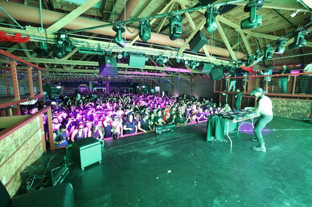 DJ Ignites Packed Crowd at Wobbleland Festival 2026