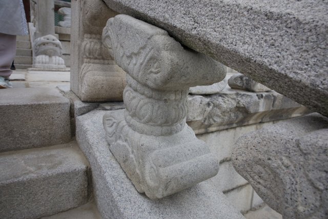 A Glimpse into Ancient Korea: The Stone Stairway and Pillar