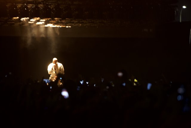 Kanye West Lights up the O2 Arena