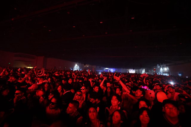 Sea of Fans Bathed in Red at Wobbleland 2026