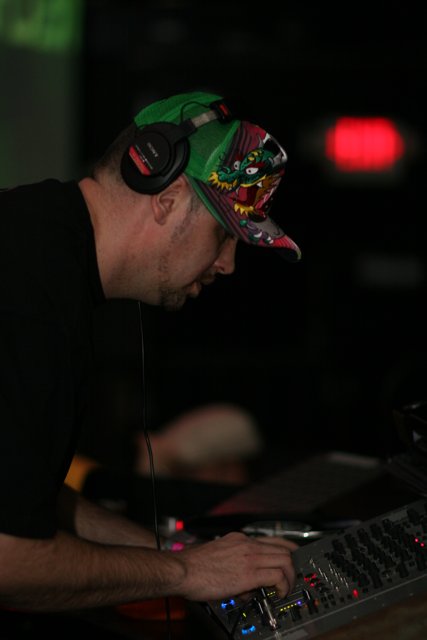 Funky DJ Sam R