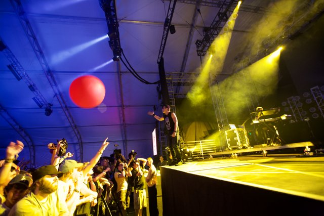 Tom Walker Rocks Coachella with a Red Balloon