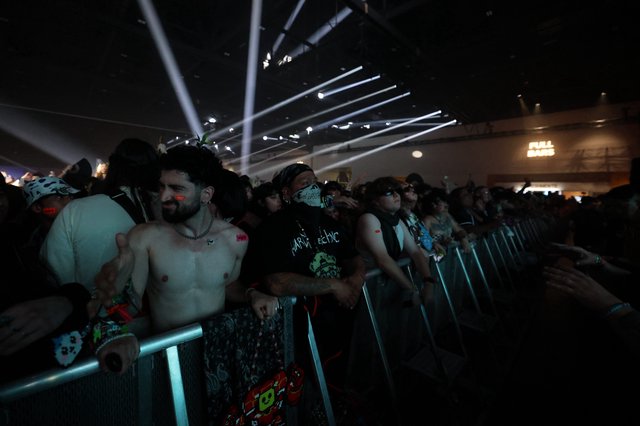 Crowd Presses Forward at Wobbleland 2026 Festival