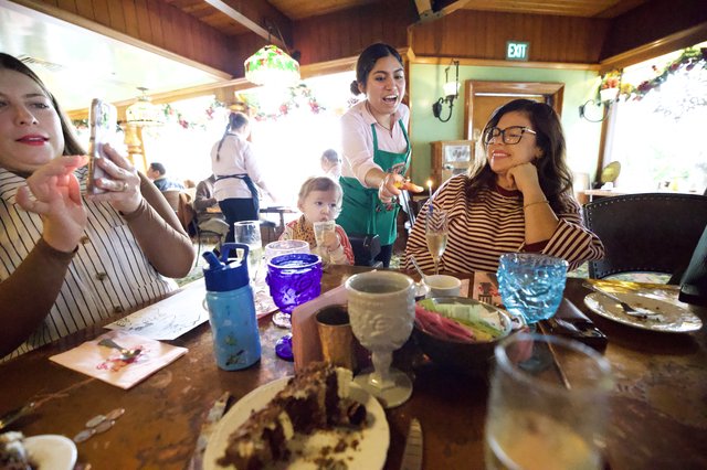 Family Dining Experience at Cozy Restaurant