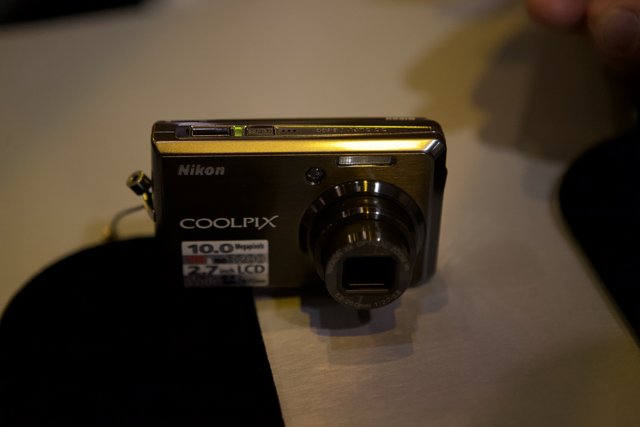 Nikon Coolpix S1000 review at 2008 PMA