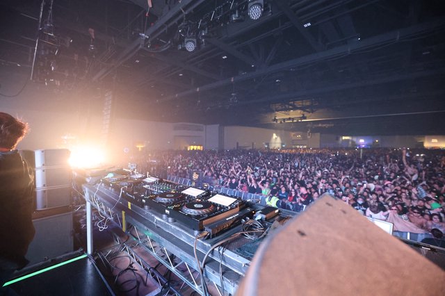 DJ Performs to Massive Crowd at Wobbleland 2026