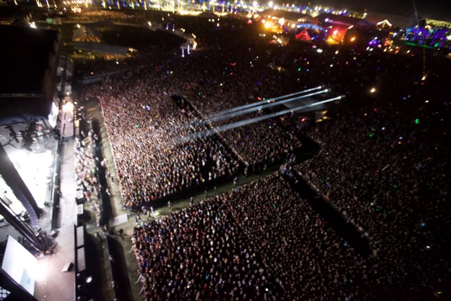 Metropolis Concert Crowd