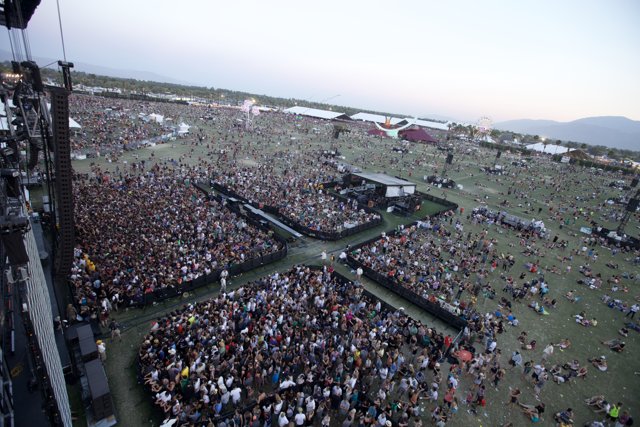 Concert Chaos: A Sea of 17,000 People