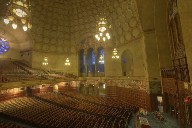 Grandeur in the Wilshire Temple Auditorium