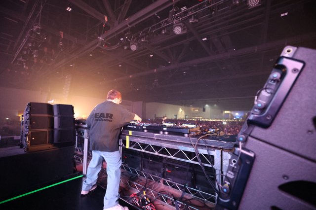 DJ Commands the Stage at Wobbleland 2026