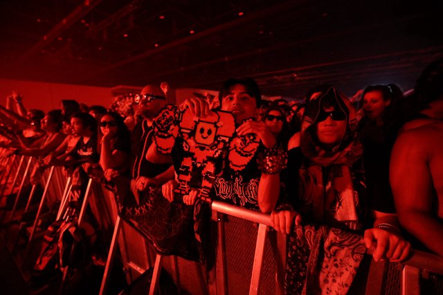 Red-Lit Crowd Surges at Wobbleland Festival 2026