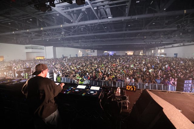 DJ Commands Massive Indoor Festival Crowd at Wobbleland