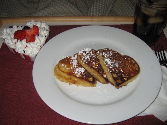 Pancakes with Fresh Strawberries and Cream