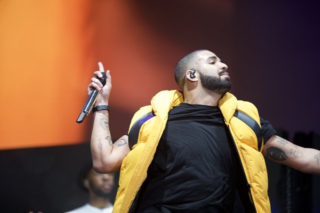 Drake Commands the Stage at O2 Arena