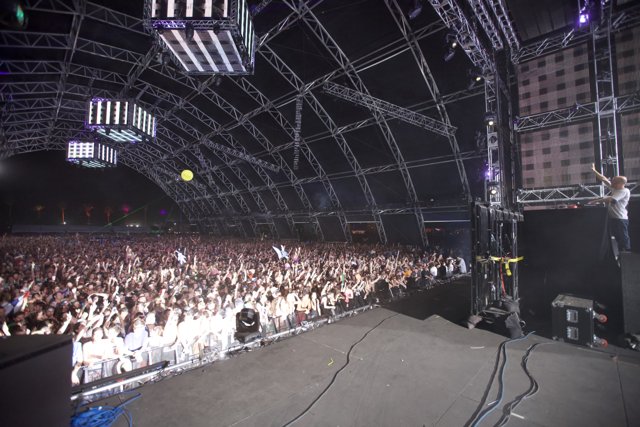 Coachella Concert Captivates Thousands