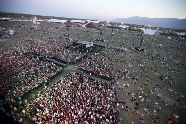 Coachella 2011: A Crowd Takes Over
