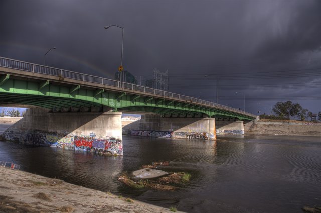 Bridge of Graffiti
