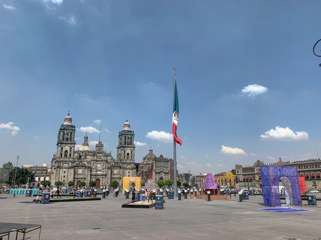 Cityscape of Plaza de la Libertad in Mexico City