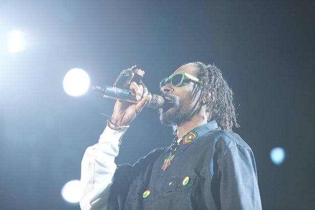 Snoop Dogg Takes the Stage at the 2013 Grammy Awards