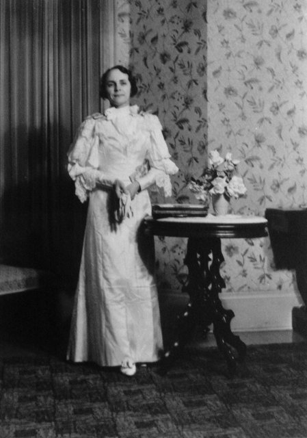 Elegant Bride in a Vintage Gown