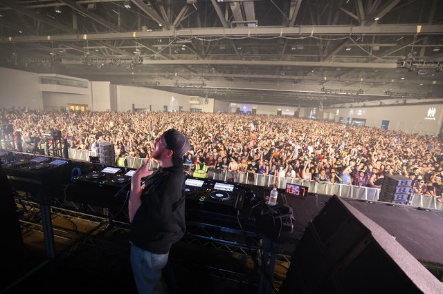 DJ Commands Massive Indoor Crowd at Wobbleland 2026