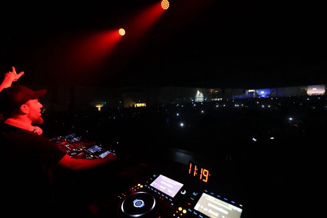 DJ Commands the Night at Wobbleland Festival