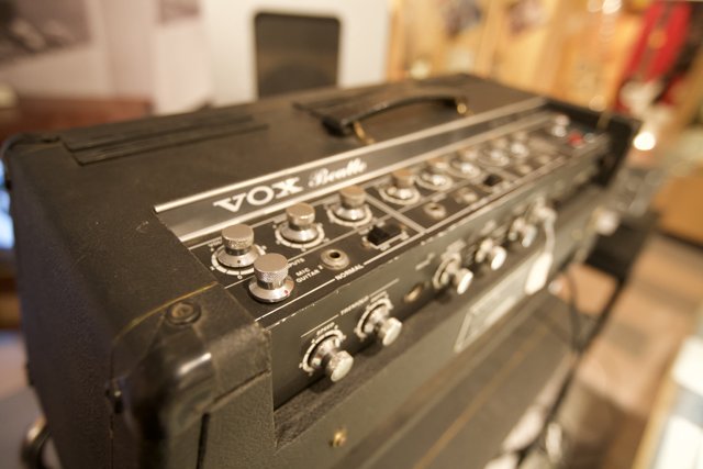 Vintage Guitar Amplifier Captivates Music Lovers