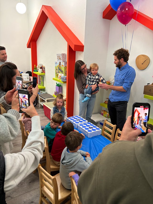 Children's Birthday Party Entertainment with Magic Show