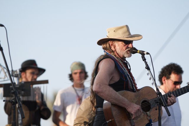 Cowboy crooner strums at Coachella