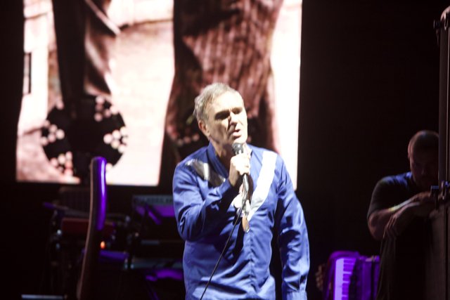 Morrissey Serenades the Crowd with His Microphone