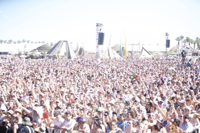 Coachella 2012: Vibrant Music, Vibrant Crowd