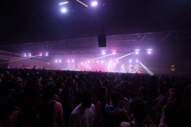Massive Indoor Crowd Ignites at Wobbleland 2026