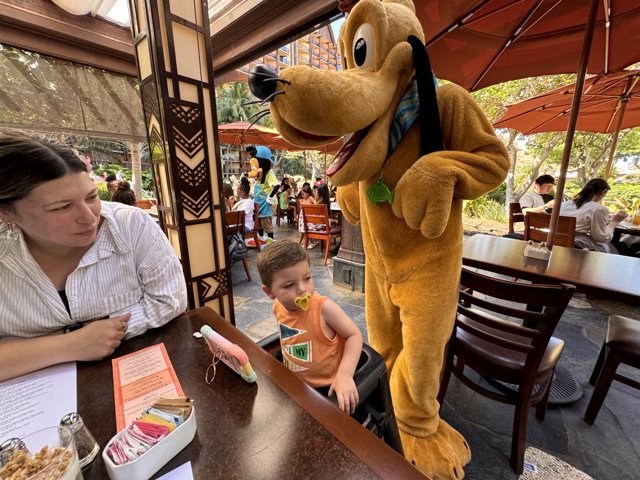 Breakfast with Pluto at Aulani