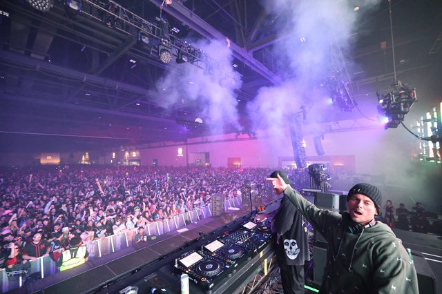 DJ Ignites Massive Crowd at Wobbleland 2026