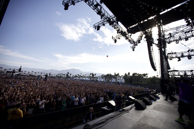 Coachella Crowd Goes Wild for Gary Burghoff's Performance